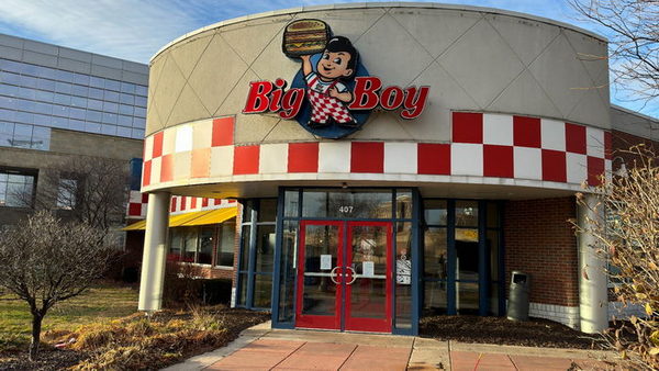 Big Boy Restaurants (Elias Brothers, Elias Bros) - Grand Rapids - 407 Pearl St Nw B (newer photo)